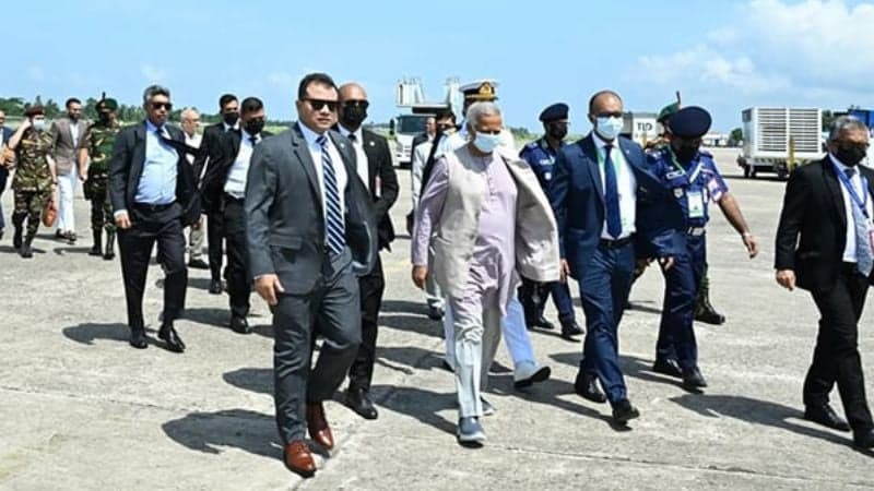রোহিঙ্গা সম্মেলনে অংশ নিতে কক্সবাজারে প্রধান উপদেষ্টা