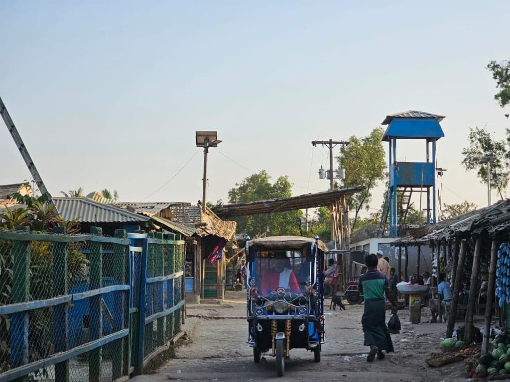 উখিয়ার রোহিঙ্গা ক্যাম্পে একই পরিবারের তিনজনকে গুলি করে হত্যা