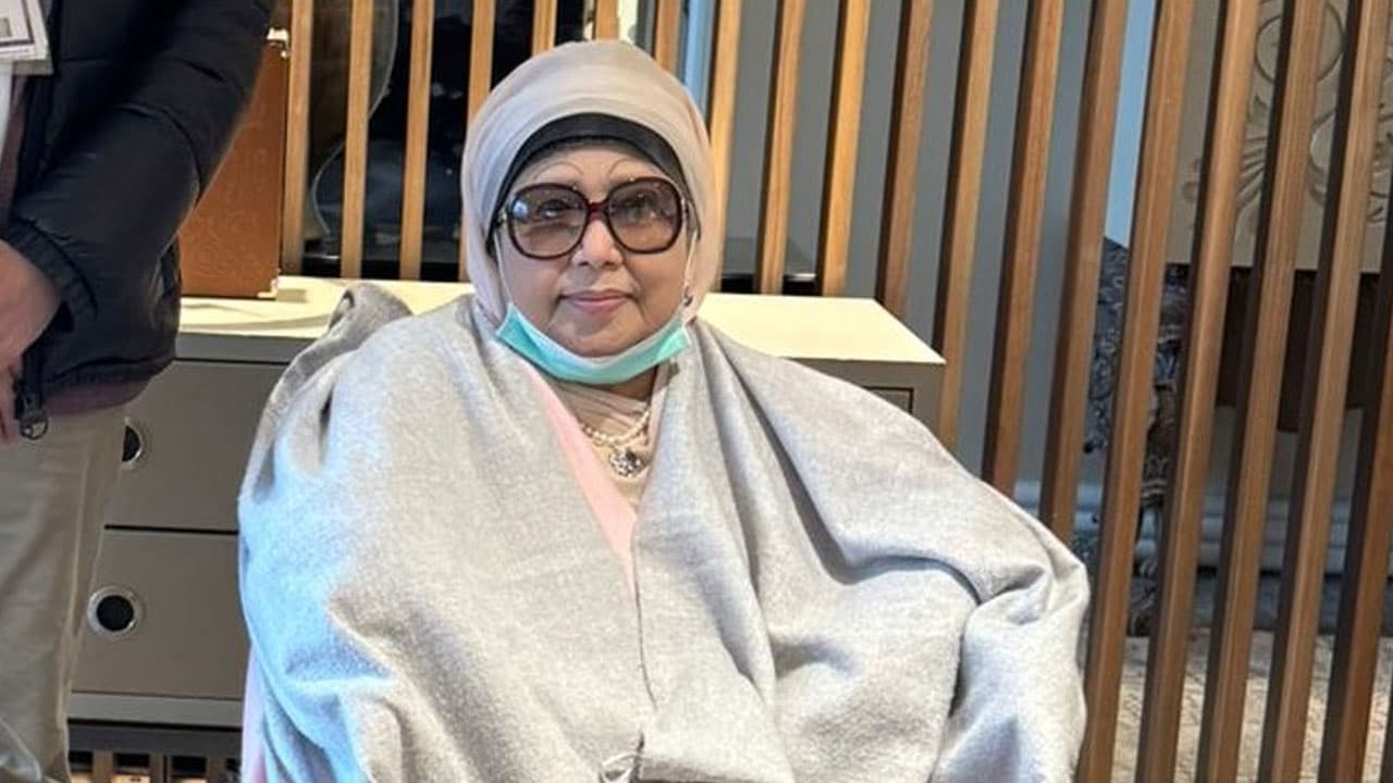 খালেদা জিয়ার জন্য এয়ার অ্যাম্বুলেন্স আসছে আগামীকাল সকালে 