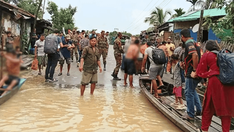 সেনাবাহিনীর সহায়তায় সাজেক থেকে ফিরলেন ১৫০ পর্যটক, এখনো আটকা ৪ শতাধিক