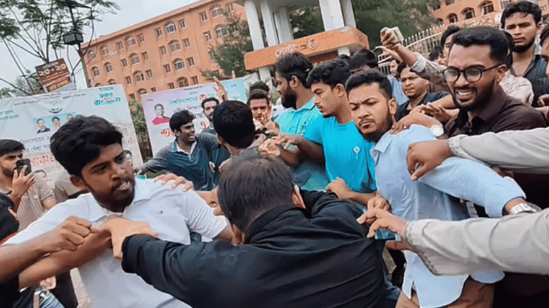 বরিশাল বিশ্ববিদ্যালয়ে ছাত্রদল-শিবির সংঘর্ষ, আহত অন্তত ১০