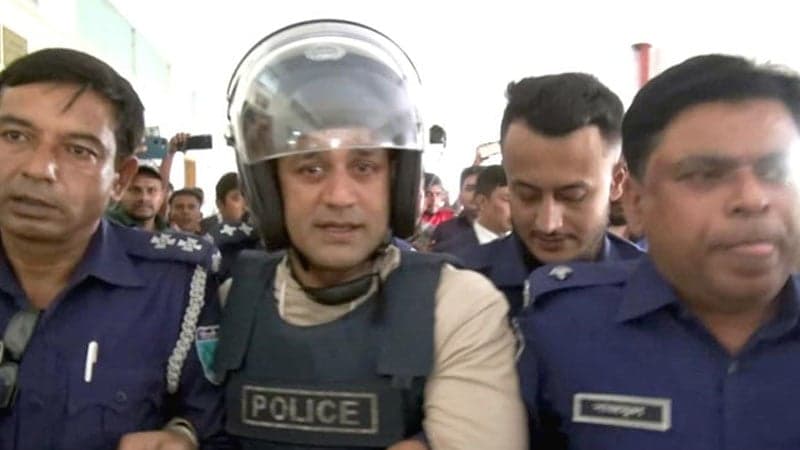 দুর্নীতির তদন্তে ব্যারিস্টার সুমন ও তার স্ত্রীর বিদেশযাত্রায় নিষেধাজ্ঞা