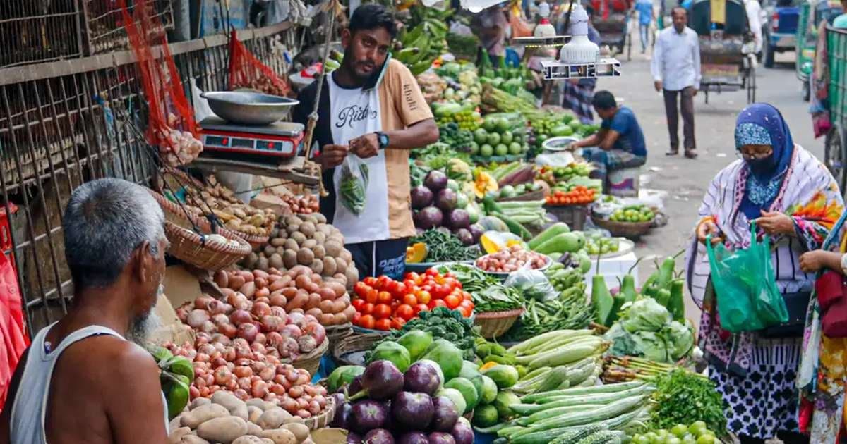 দাম বৃদ্ধিকারীদের আইনের আওতায় আনুন
