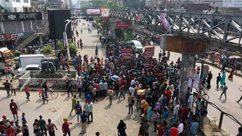 সায়েন্স ল্যাব অবরোধে সাত কলেজের শিক্ষার্থীরা, যান চলাচল বন্ধ