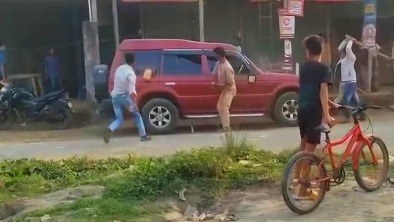 ফুলপুরে সাবেক এমপি আবুল বাশার আকন্দের ওপর হামলা, গাড়ি ভাঙচুর