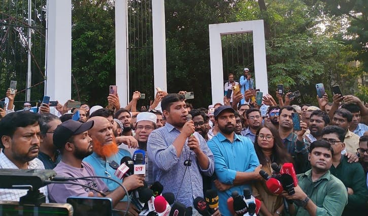 শিক্ষক পেটানো কোনো সভ্য রাষ্ট্রের কাজ নয়: হাসনাত