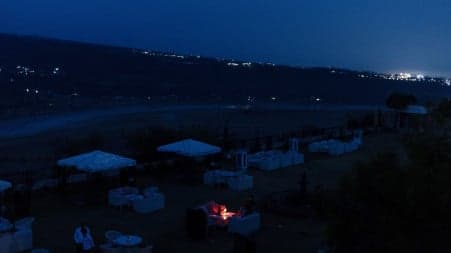 যুদ্ধবিরতিতে সম্মত হওয়ার কয়েক ঘণ্টা পর কাশ্মিরে ফের বিস্ফোরণের শব্দ