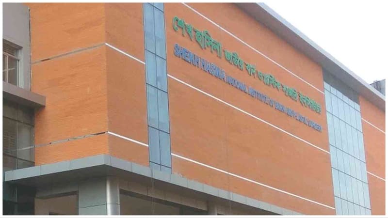 সাভারে আগুনে  ৭ যুবক দগ্ধ