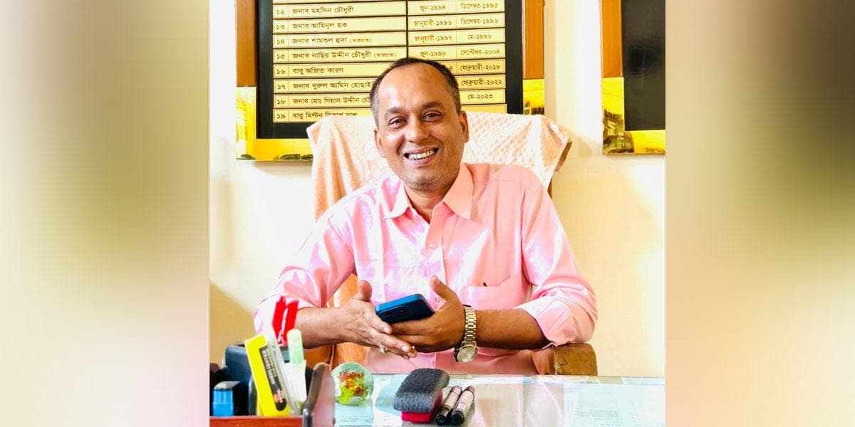 সাতকানিয়ায় প্রধান শিক্ষক মিল্টন দাশকে হেনস্তার অভিযোগ বিএনপি নেতার বিরুদ্ধে