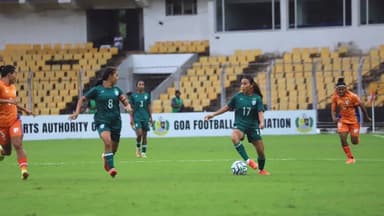 টানা তৃতীয় শিরোপার স্বপ্ন ভেঙে দিল ভারত, সাফে রানারআপ বাংলাদেশ