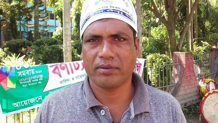 ঝিনাইদহে ইউপি সদস্যকে কুপিয়ে হত্যা