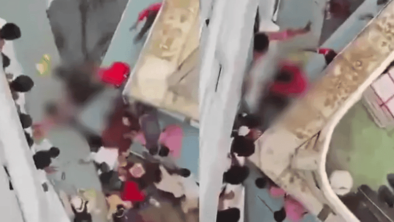 সদরঘাটে লঞ্চ চাপায় নৌকার যাত্রী নিহত, নিখোঁজ ২ জন