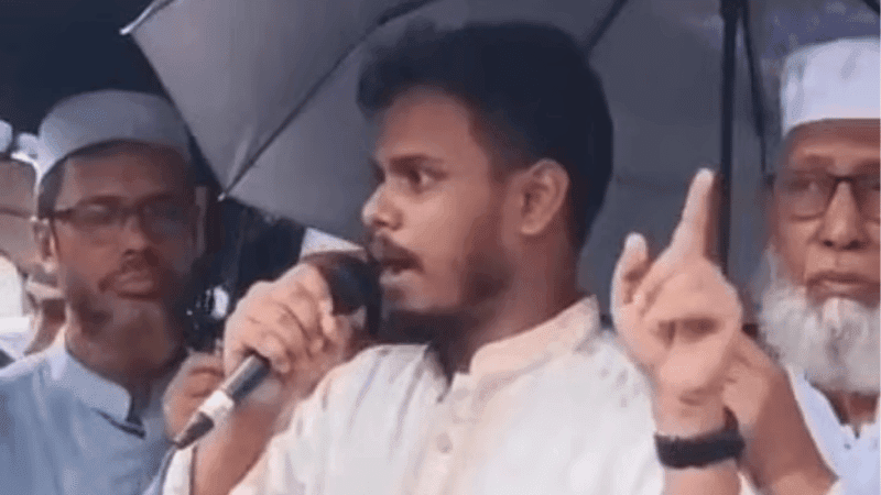 ৩৬ জুলাইয়ে এই পুলিশকে আমরা পিটিয়ে রক্তাক্ত করেছিলাম: ওসিকে হুমকি এনসিপি নেতার