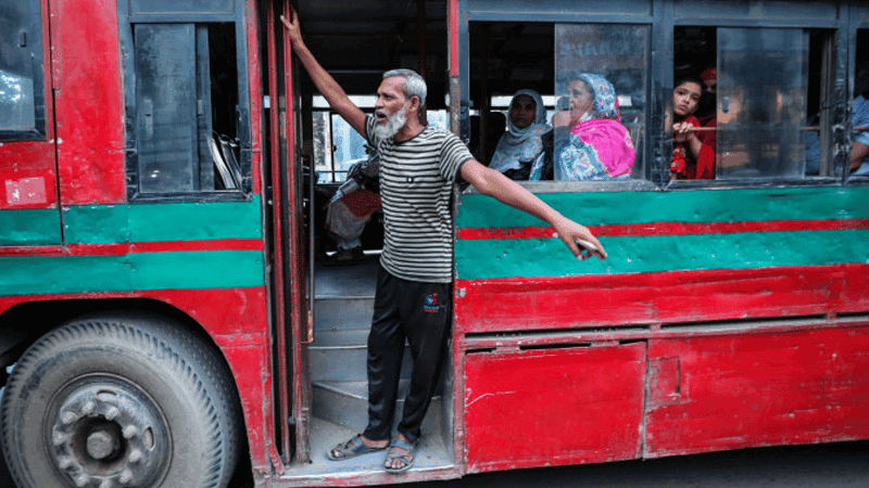 সিদ্ধান্ত ১৭ পয়সা, প্রজ্ঞাপনের আগেই বাসভাড়া নেওয়া হচ্ছে দ্বিগুণ