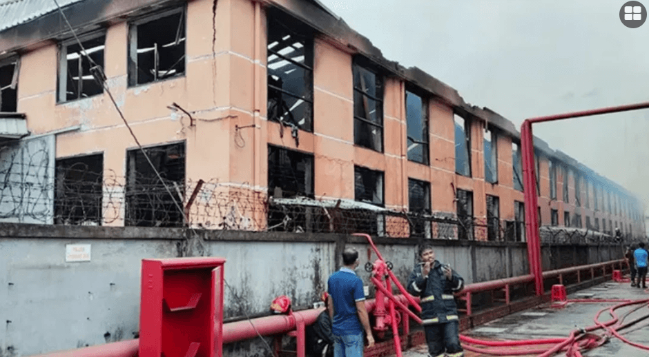 ৪ ঘণ্টা পর সিদ্ধিরগঞ্জে পোশাক কারখানার আগুন নিয়ন্ত্রণে