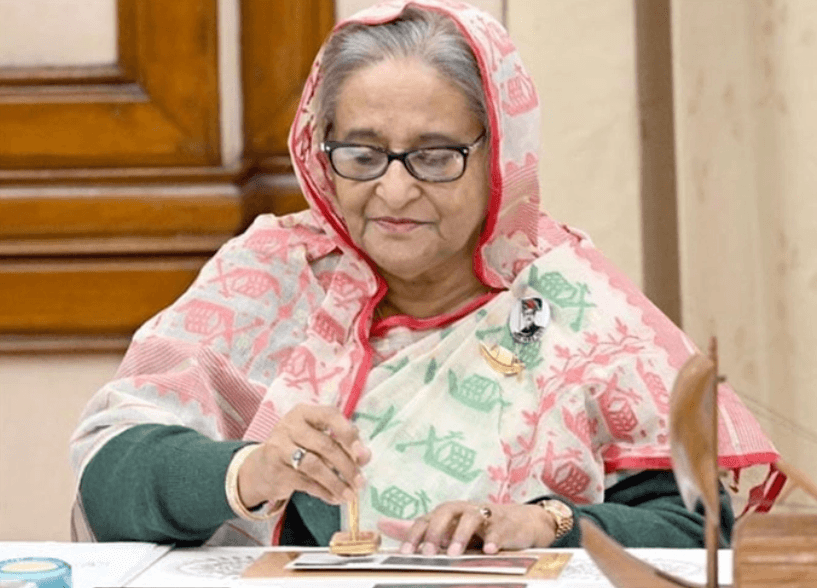 বিজয় দিবসে স্মারক ডাকটিকিট অবমুক্ত করলেন প্রধানমন্ত্রী