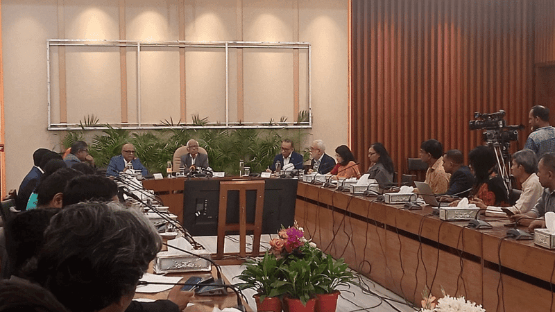 বাংলাদেশ বিমান ভেঙে নতুন এয়ারলাইন্স তৈরির সুপারিশ