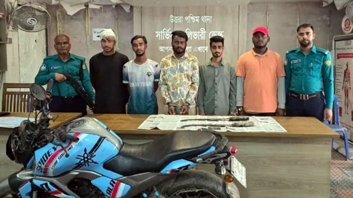 উত্তরার কিশোরগ্যাংয়ের পাঁচ সদস্য রিমান্ডে