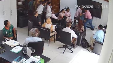 অফিসকক্ষে মারধরের শিকার আইইডিসিআরের পরিচালক