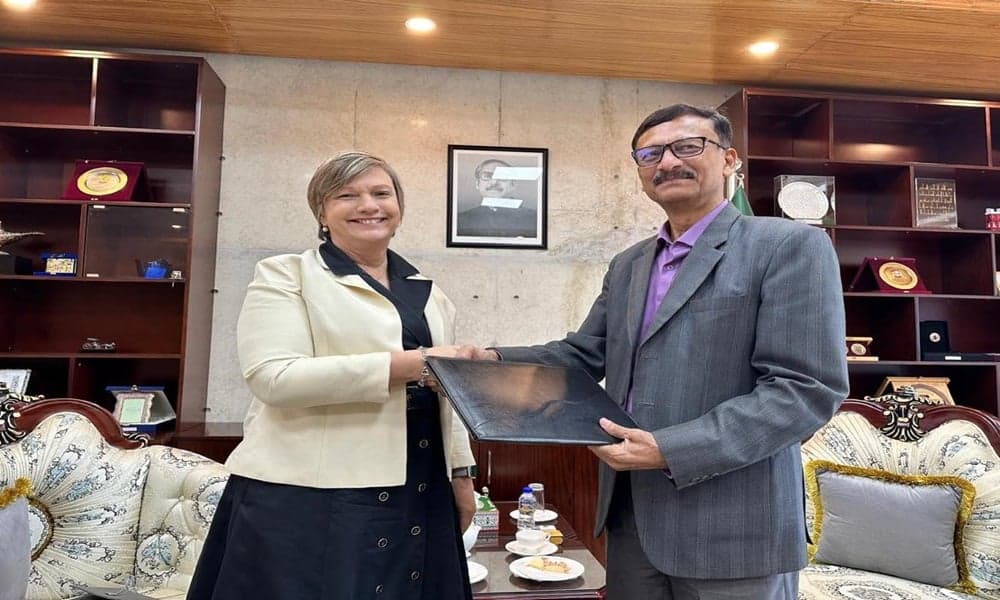 বাংলাদেশে ইউনিসেফের নতুন প্রতিনিধি রানা ফ্লাওয়ার্স