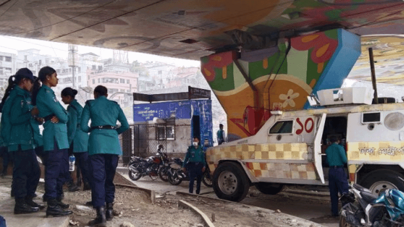 তিতুমীর কলেজের শিক্ষার্থীদের অবরোধ অব্যাহত, পুলিশের নিরাপত্তা জোরদার