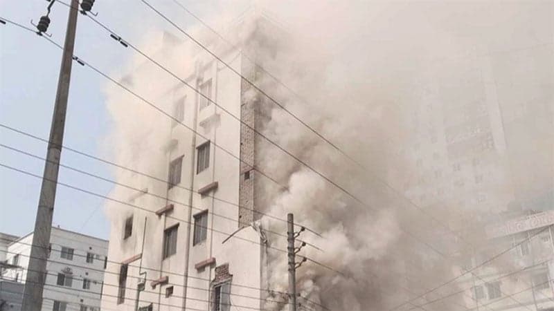 রাজধানীর শাহজাদপুরে আবাসিক হোটেলে অগ্নিকাণ্ড, ৪ জনের মৃত্যু