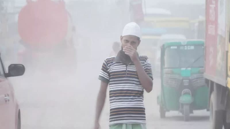 নতুন বছরের দ্বিতীয় দিনে দূষিত বাতাসের শহরের শীর্ষে ঢাকা