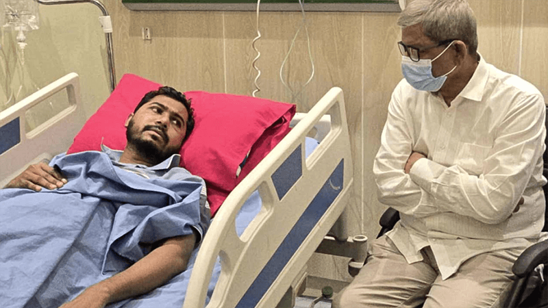 নূরকে দেখতে ঢামেকে গেলেন মির্জা ফখরুল