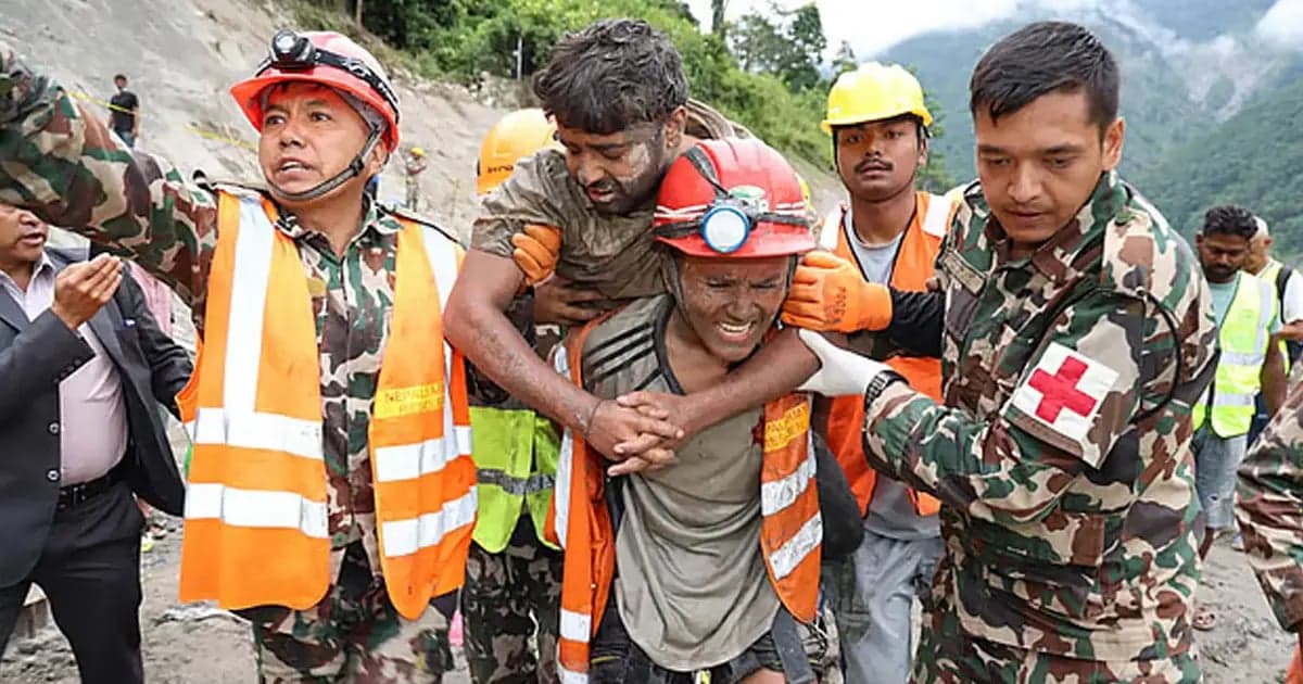 নেপালে বন্যার ৯ দিন পর টানেল থেকে জীবিত উদ্ধার দুই শ্রমিক