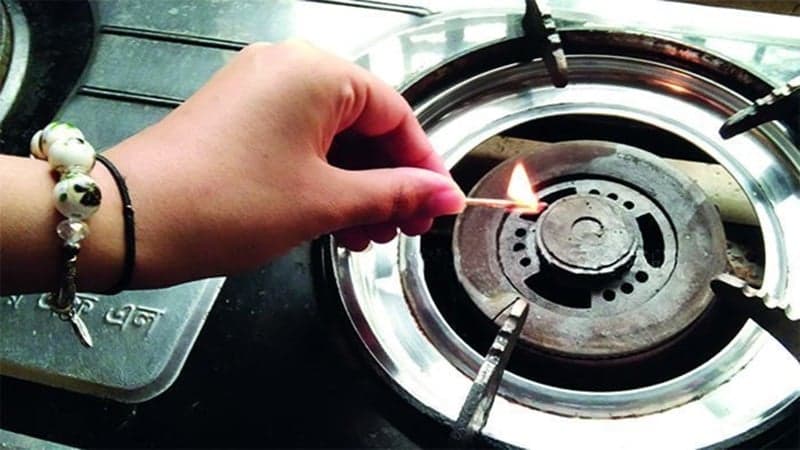 যে কারণে রাজধানীতে তীব্র গ্যাস সংকট