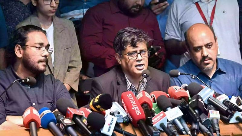 ডিসেম্বর থেকে জুনের মধ্যে নির্বাচন অনুষ্ঠানে অনঢ় প্রধান উপদেষ্টা