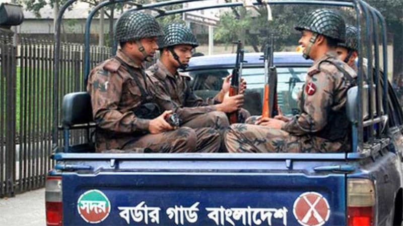 সারাদেশে ১৫৬ প্লাটুন বিজিবি, র‌্যাবের ৪২২ টহল দল মোতায়েন