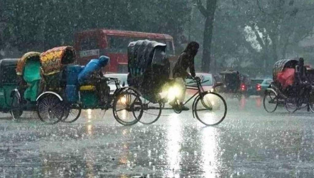 সারাদেশের আকাশে ঝড়-বৃষ্টির ইঙ্গিত, বাড়তে পারে গরমের দাপট