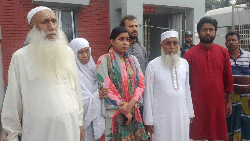 মবের চাপেই সন্ত্রাসবিরোধী মামলা দেয় পুলিশ: ইমি