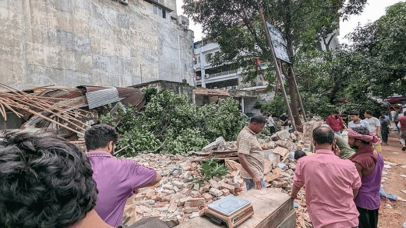 মিরপুরের স্বাস্থ্যকেন্দ্র ভাঙচুর-হামলায় গ্রেপ্তার ৯, দুই ট্রাক মালামাল উদ্ধার