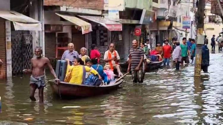 ভারতের উত্তর প্রদেশে টানা বৃষ্টিতে ৬০ ঘণ্টায় ৫৬ জনের মৃত্যু