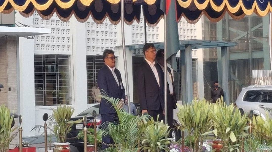 নতুন স্বরাষ্ট্র মন্ত্রীকে গার্ড অব অনার প্রদান