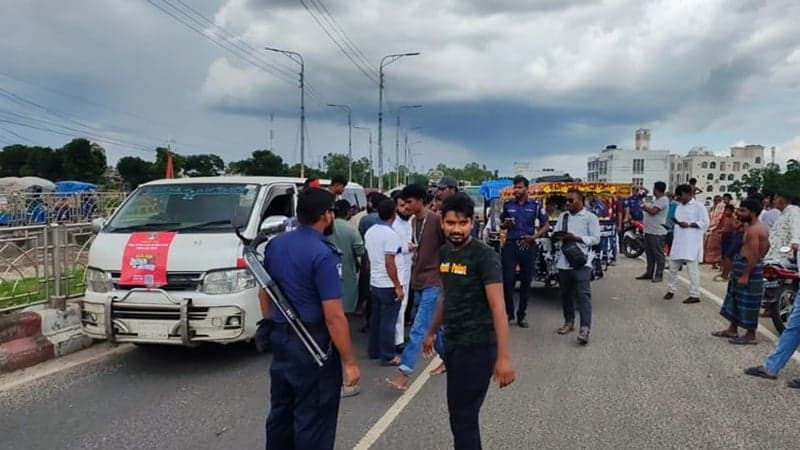 ঠাকুরগাঁওয়ে এনসিপির গাড়িবহরে হামলার অভিযোগ