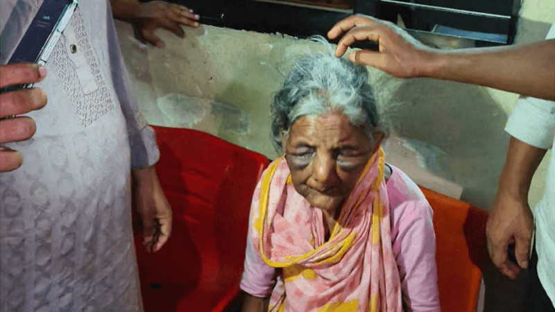 নরসিংদীতে স্টেশন পরিষ্কার করে দিন চলত বৃদ্ধা বুবির, ছিনতাইকারীর হামলায় মৃত্যু