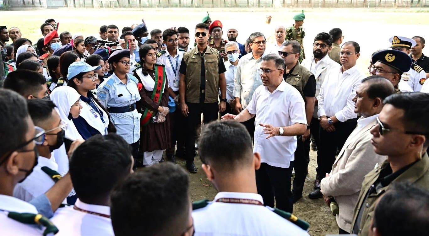 ডেঙ্গু পরিস্থিতি দেখতে হাসপাতাল ও শিক্ষাপ্রতিষ্ঠান পরিদর্শনে প্রধানমন্ত্রী