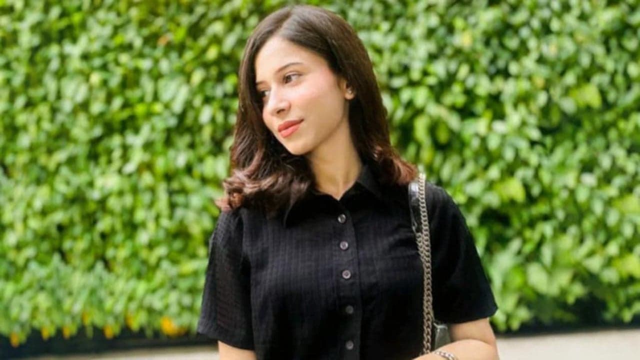 জাবি শিক্ষার্থী আফসানার পরিবারকে ৩ কোটি ক্ষতিপূরণ দিতে নোটিশ