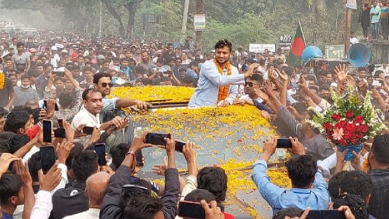 নির্বাচনি আচরণবিধি লঙ্ঘন, সাকিবকে তলব