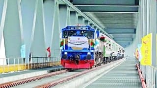 পদ্মা সেতুতে পরীক্ষামূলকভাবে ট্রেন চলাচল শুরু