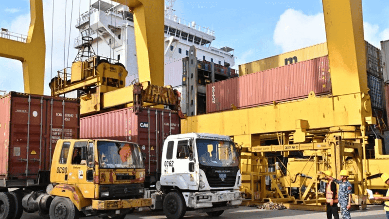 চট্টগ্রাম বন্দরে আজও অচলাবস্থা, জরুরি সভা ডাকল কর্তৃপক্ষ