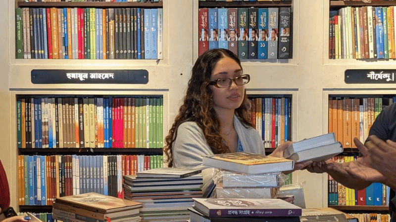 বাতিঘরে জাইমা রহমান, কোন লেখকের কী বই কিনলেন