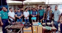টঙ্গীর হাজী মাজার বস্তিতে পুলিশের অভিযান, হেরোইন ও অস্ত্রসহ গ্রেপ্তার ১৩