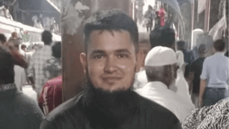 ট্রেনের ছাদ থেকে নামতে গিয়ে দুই বগির মাঝে পড়ে যুবক নিহত