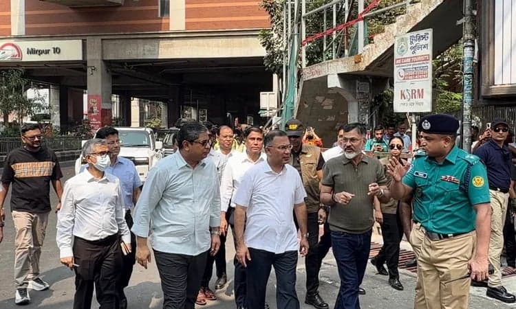 মিরপুরে দখলমুক্ত ফুটপাত পরিদর্শন করলেন প্রধানমন্ত্রী