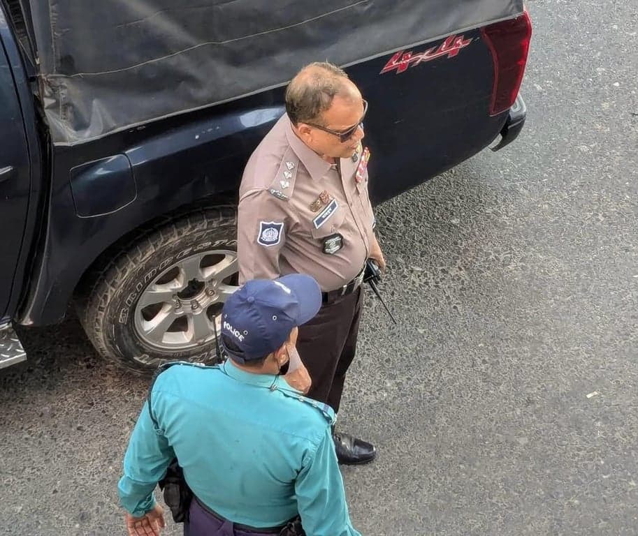 আজ থেকে নতুন পোশাকে বাংলাদেশ পুলিশ