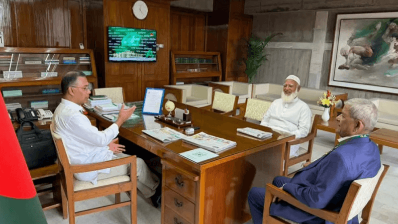 প্রধানমন্ত্রীর সঙ্গে বিরোধীদলীয় নেতার সৌজন্য সাক্ষাৎ